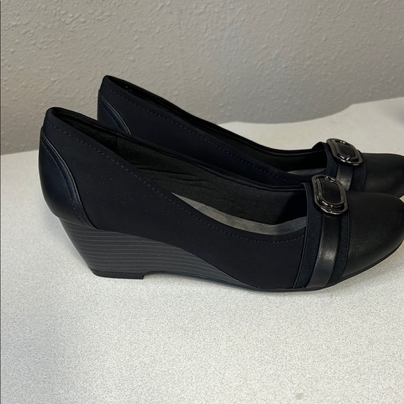 Wear ever Black Flats with Silver Detail - Picture 6 of 6